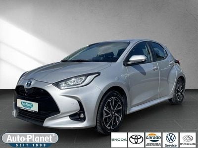 Gebraucht Toyota Yaris Hybrid Club 116 PS (85 kW) 2021 Silber Kleinwagen