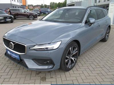 Gebraucht Volvo V60 Core 163 PS (119 kW) 2024 Grau Kombi