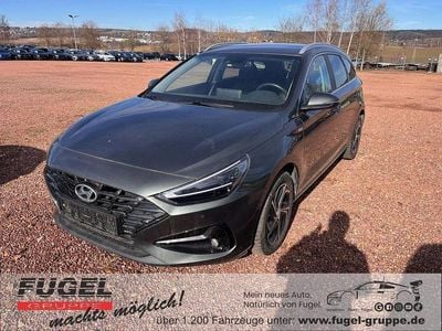 Gebraucht Hyundai i30 159 PS (116 kW) 2021 Cypres green metallic Kombi