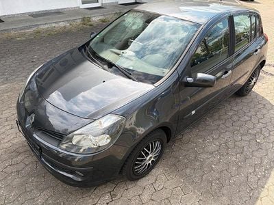 Second-hand Renault Clio II 88 CP (64 kW) 2007 Gri Hatchback