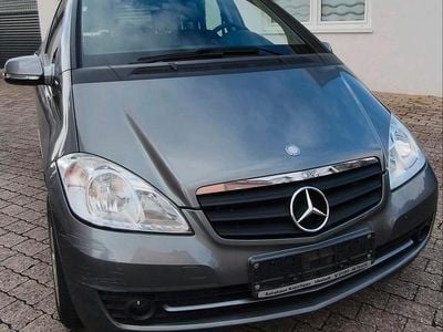 Gebraucht Mercedes A160 95 PS (69 kW) 2011 Grau Kleinwagen
