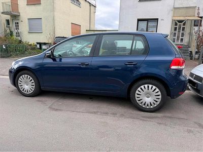 Gebraucht VW Golf VI 105 PS (77 kW) 2011 Blau Kleinwagen