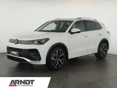 Gebraucht VW Tiguan R-line 265 PS (194 kW) 2025 Pure white SUV