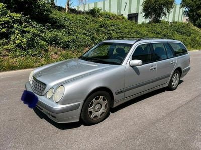 Mercedes E240