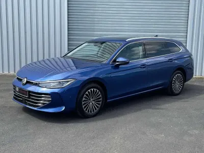Neu VW Passat Elegance 150 PS (110 kW) 2025 Blau Kombi