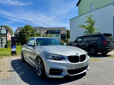 Silber Gebraucht 2016 BMW 225 M Sport Coupé | 20.800 € (Fairer Preis)