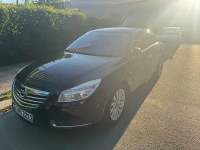 Gebraucht Opel Insignia Edition 131 PS (96 kW) 2009 Schwarz Limousine