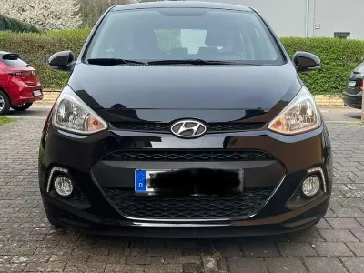 Gebraucht Hyundai i10 Classic 67 PS (49 kW) 2015 Schwarz Kleinwagen
