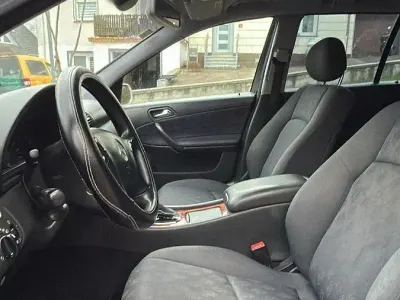 Gebraucht Mercedes C220 Elegance 143 PS (105 kW) 2002 Silber Kombi