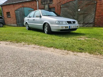 Gebraucht VW Passat 174 PS (127 kW) 1996 Silber Limousine