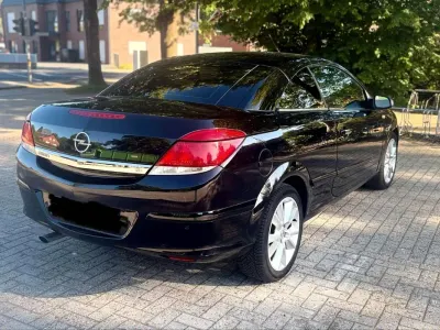 Gebraucht Opel Astra 140 PS (102 kW) 2007 Schwarz Cabrio