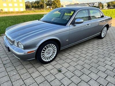 Jaguar XJ8