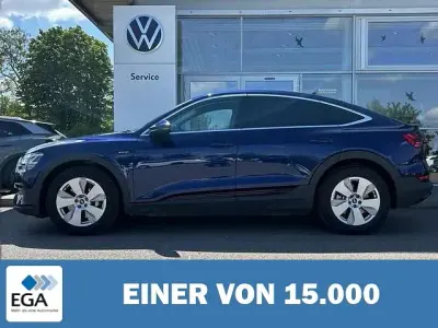 Gebraucht Audi e-tron 230 kW (313 PS) 2023 Blau metallic SUV
