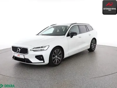 Gebraucht Volvo V60 R-Design 250 PS (183 kW) 2020 Crystal white Kombi