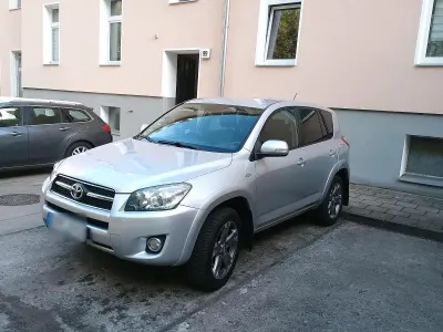 Gebraucht Toyota RAV4 177 PS (130 kW) 2009 Silber SUV