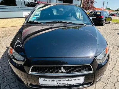 Gebraucht Mitsubishi Colt 95 PS (69 kW) 2011 Schwarz Kleinwagen