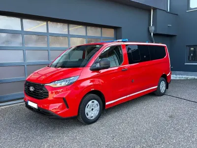 Second-hand Ford Transit Custom 150 CP (110 kW) 2026 Roșu Monovolum