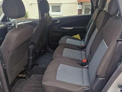 Silber Gebraucht 2011 Ford S-MAX Trend Van / Kleinbus | 4.300 € (Guter Preis)