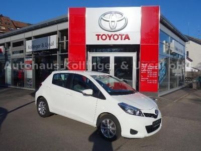 Gebraucht Toyota Yaris Life 99 PS (72 kW) 2012 Weiß Kleinwagen