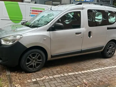 Gebraucht Dacia Dokker Ambiance 75 PS (55 kW) 2017 Silber Van / Kleinbus