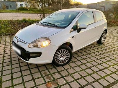 Second-hand Fiat Grande Punto 69 CP (50 kW) 2010 Alb Hatchback