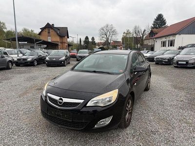 Używany Opel Astra Design Edition 95 KM (69 kW) 2011 Czarny Kombi