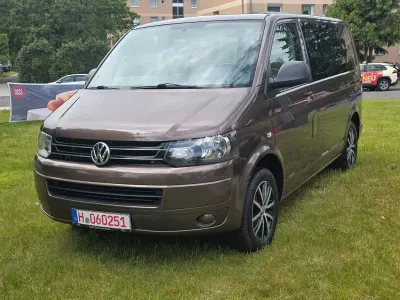Gebraucht VW Multivan 140 PS (102 kW) 2013 Braun Van / Kleinbus
