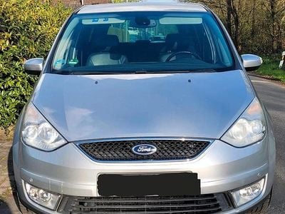Begagnad Ford Galaxy Ghia 140 HK (102 kW) 2008 Silver Minibuss