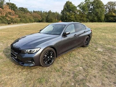 Grau Gebraucht 2020 BMW 330e Sport Line Limousine | 27.000 € (Fairer Preis)