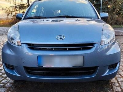 Gebraucht Daihatsu Sirion 91 PS (66 kW) 2011 Grau Kleinwagen