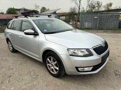 gebraucht Skoda Octavia 1.6 TDI Green tec Elegance / Navi / Tüv