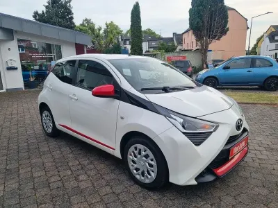 Gebraucht Toyota Aygo X-play 72 PS (52 kW) 2018 Weiß Kleinwagen