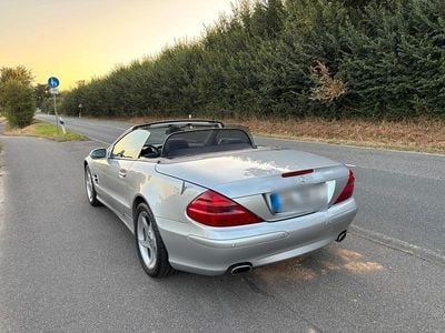 Usata Mercedes SL350 245 CV (180 kW) 2004 Argento Cabrio