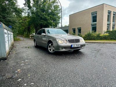 Silber Gebraucht 2005 Mercedes E280 Avantgarde Limousine | 7.000 € (Etwas zu teuer)