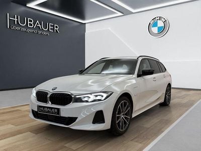 Weiß Gebraucht 2024 BMW 320e Sport Line Kombi | 40.890 € (Teuer)