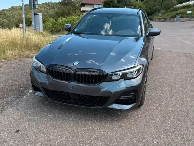 Gebraucht BMW 330e M Sport 292 PS (214 kW) 2020 Grau Kombi
