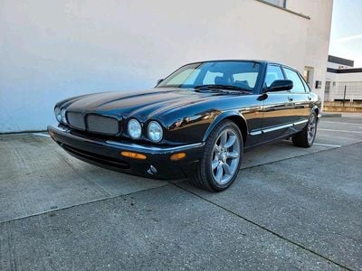 Jaguar XJR