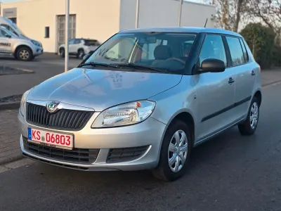 Gebraucht Skoda Fabia 60 PS (44 kW) 2011 Silber Limousine