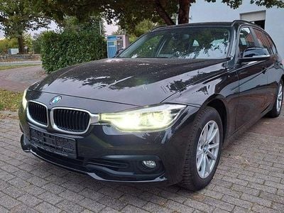 Schwarz Gebraucht 2016 BMW 318 Advantage Kombi | 15.000 € (Fairer Preis)