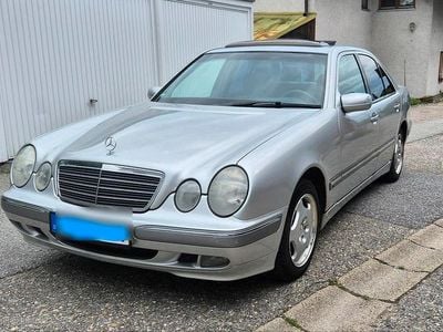 Mercedes E200