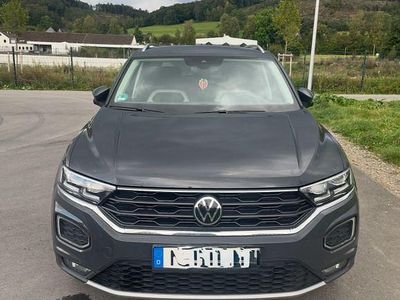 Second-hand VW T-Roc Sport 150 CP (110 kW) 2021 Gri SUV