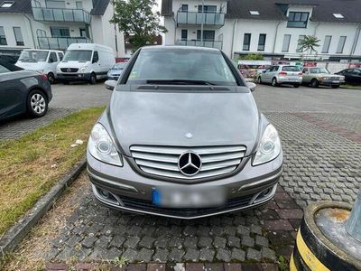 Mercedes B200