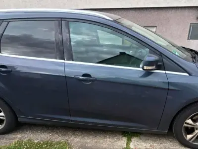 Gebraucht Ford Focus 116 PS (85 kW) 2012 Grau Kombi