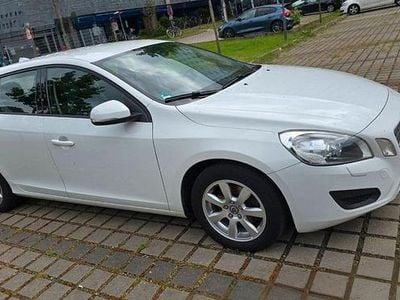 Second-hand Volvo V60 163 CP (119 kW) 2011 Alb Break