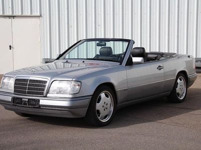 Gebraucht Mercedes E220 Edition 150 PS (110 kW) 1997 Brilliant silber Cabrio
