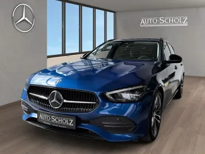 Gebraucht Mercedes C200 Avantgarde 163 PS (119 kW) 2023 Blau Limousine
