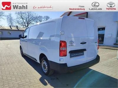 Usata Toyota Proace 144 CV (105 kW) 2024 Bianco Monovolume