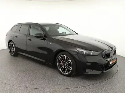 Gebraucht BMW 540 M Sport 303 PS (222 kW) 2025 Schwarz Kombi