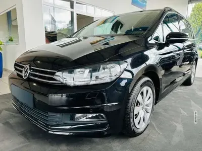 Gebraucht VW Touran Comfortline 150 PS (110 kW) 2017 Schwarz metallic Van / Kleinbus