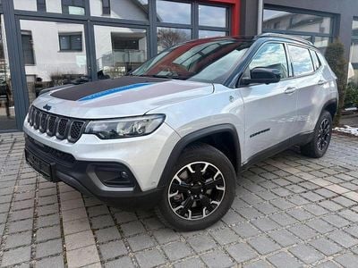 Gebraucht Jeep Compass Trailhawk 179 PS (131 kW) 2022 Silber SUV